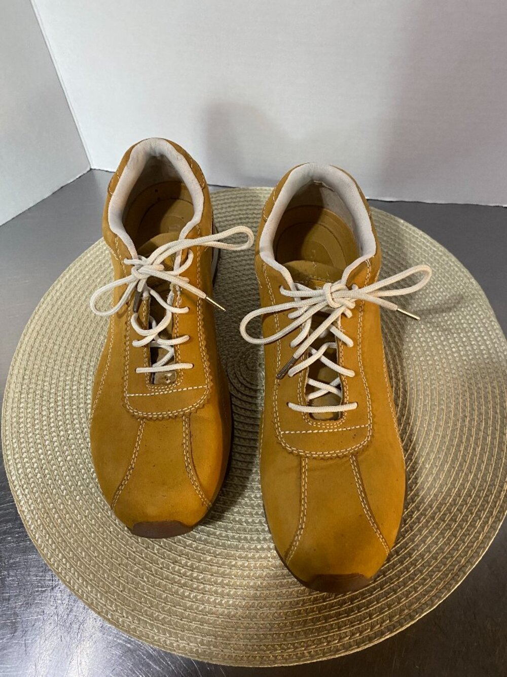 Timberland Leather Sneakers Sz 9M Tan Nubuck Lace-Up Casual Shoes